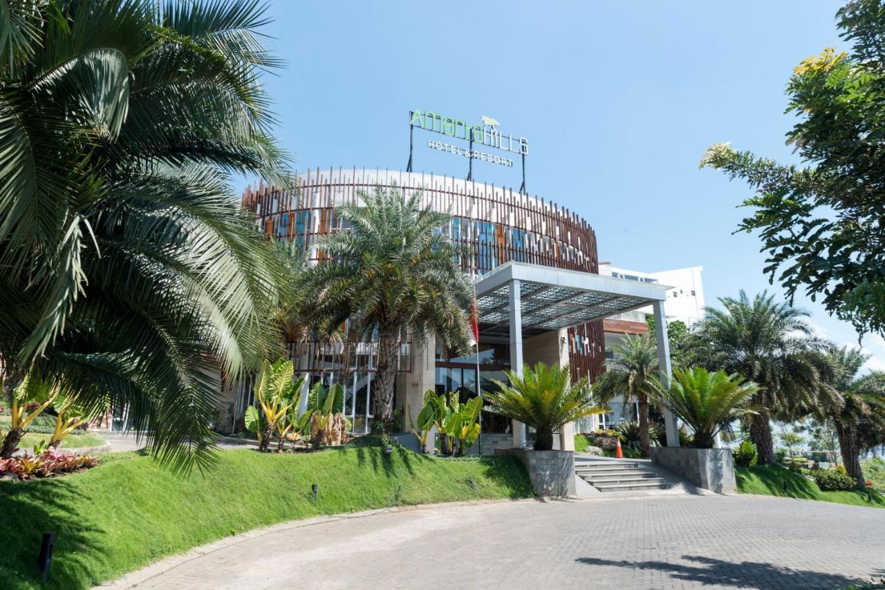 Amartahills Hotel And Resort Batu  Exterior photo
