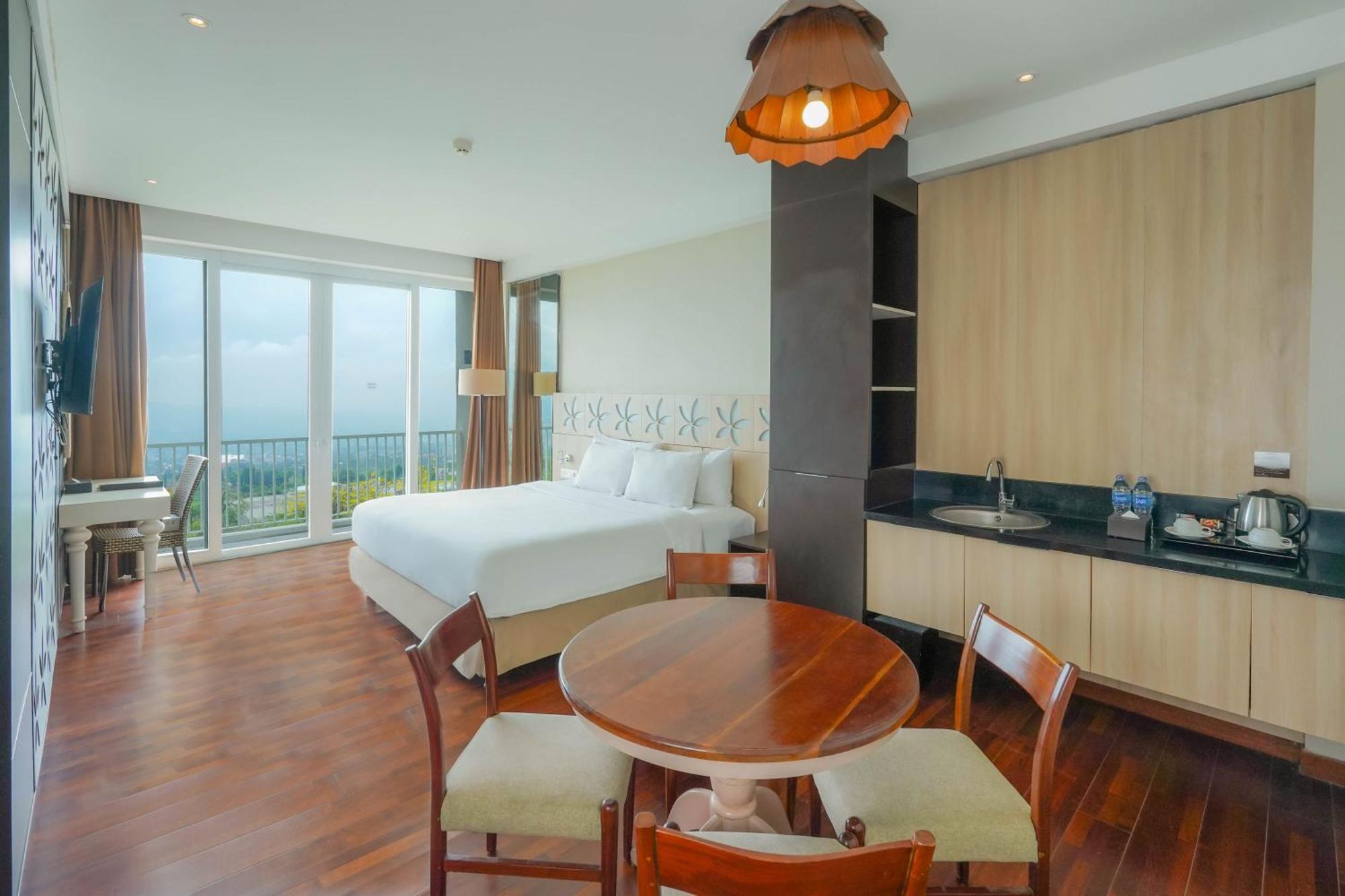 Amartahills Hotel And Resort Batu  Exterior photo