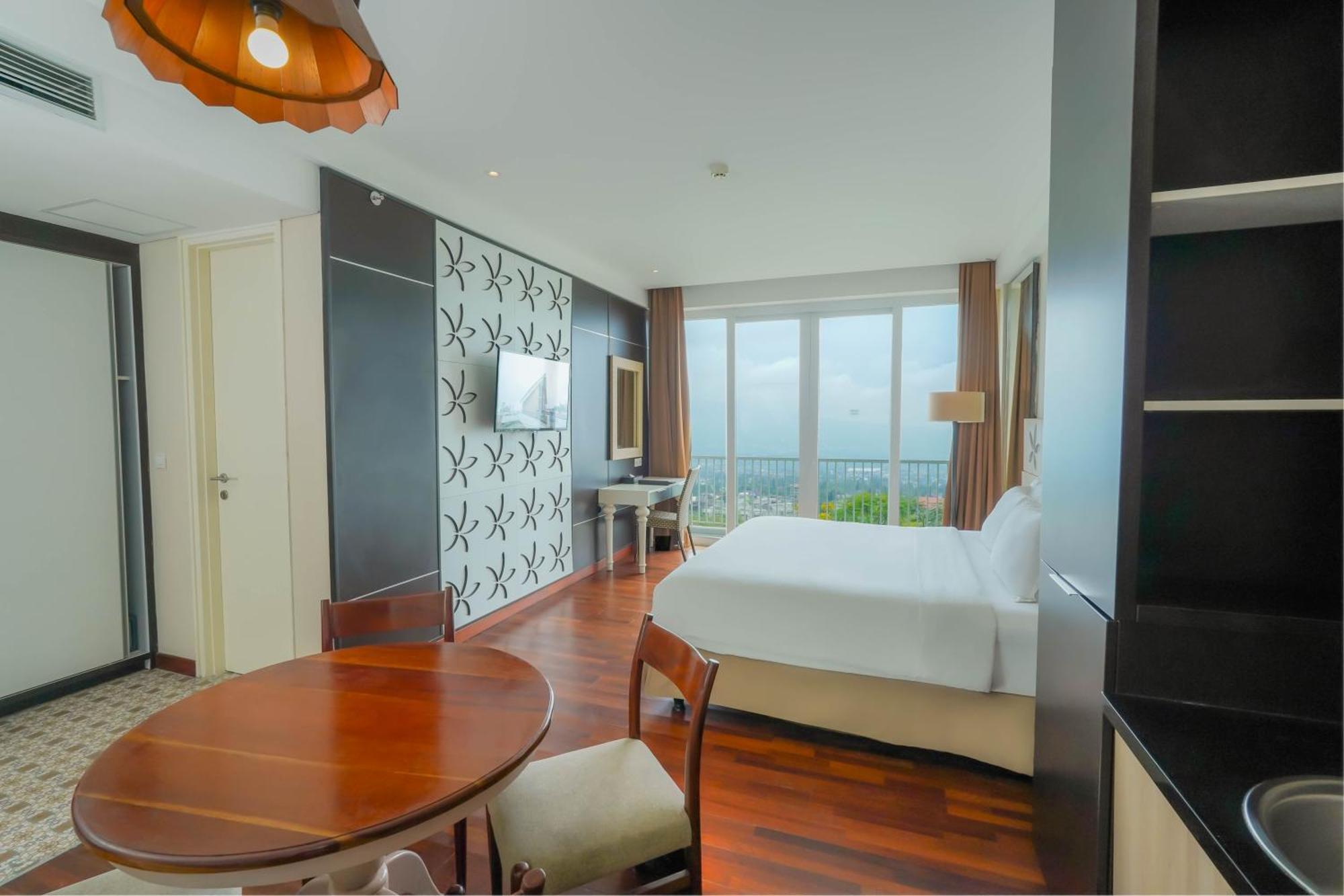 Amartahills Hotel And Resort Batu  Room photo